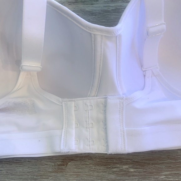 🌿 💕SOLD!! Hanes Women’s Xtemp Foam Wire free Bra •NWT - Picture 8 of 12